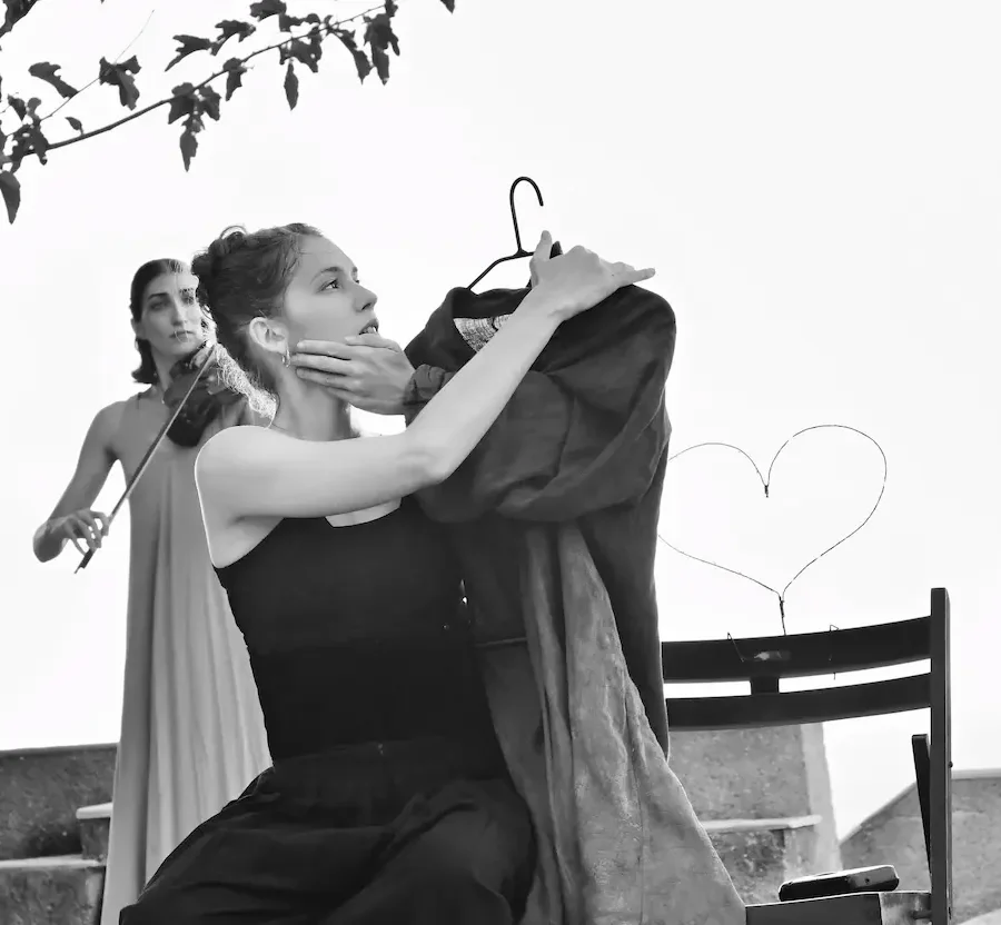 in-le-to-be-bracce-mute-danse-contemporaine-6