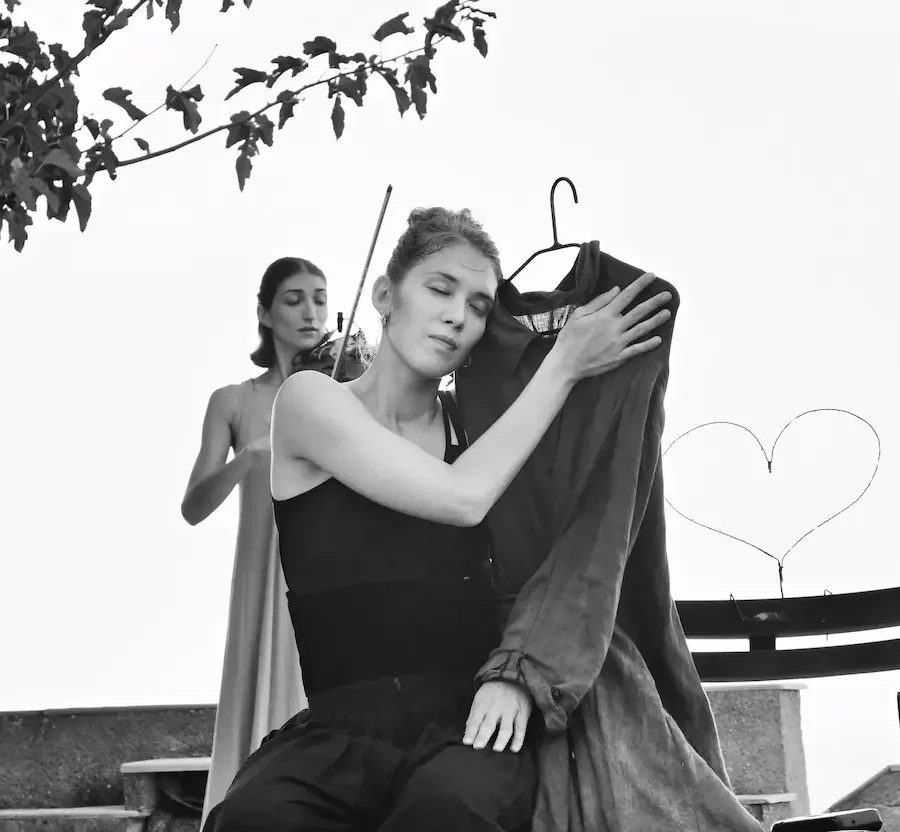 in-le-to-be-bracce-mute-danse-contemporaine-Rogliano-8
