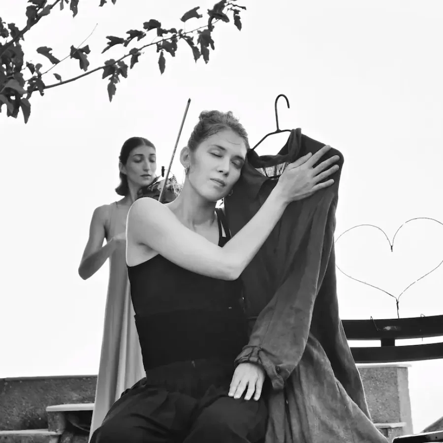 in-le-to-be-bracce-mute-danse-contemporaine-Rogliano-8