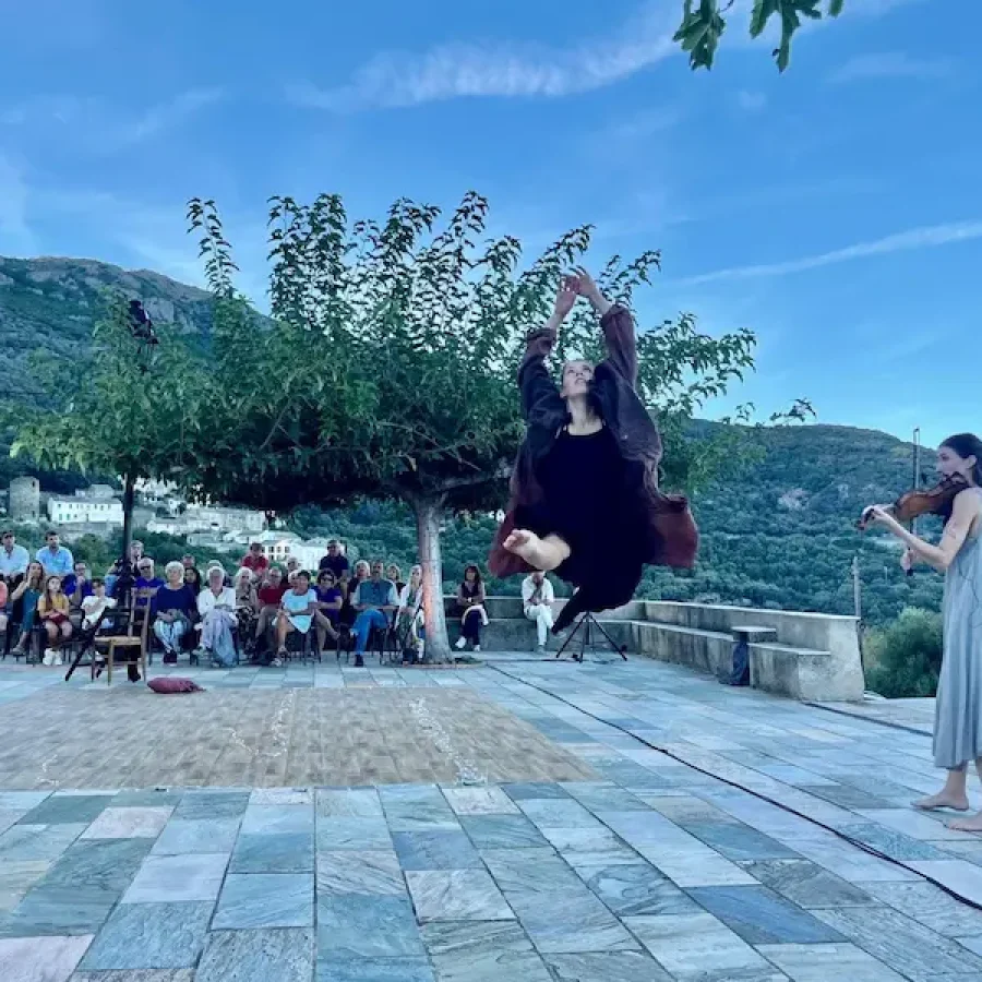in-le-to-be-bracce-mute-danse-contemporaine-manka-1
